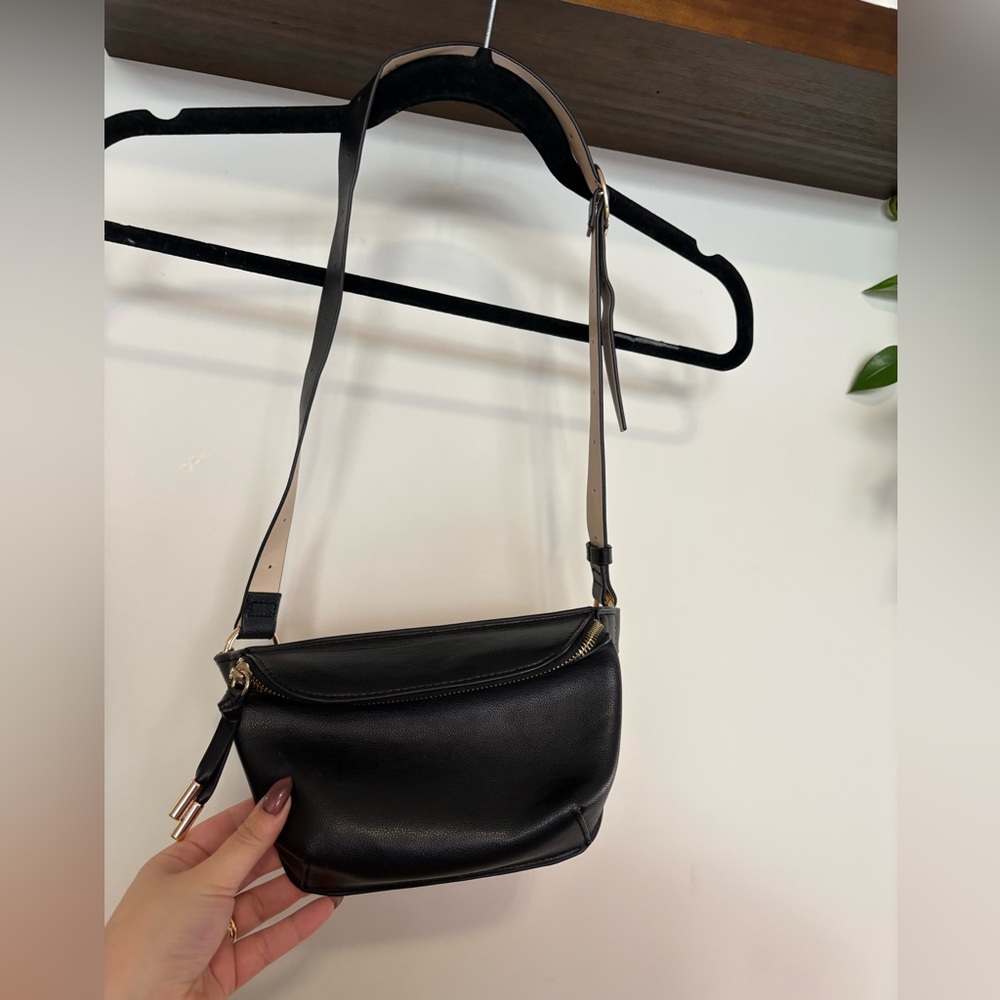 Elegant Black Leather Crossbody Bag